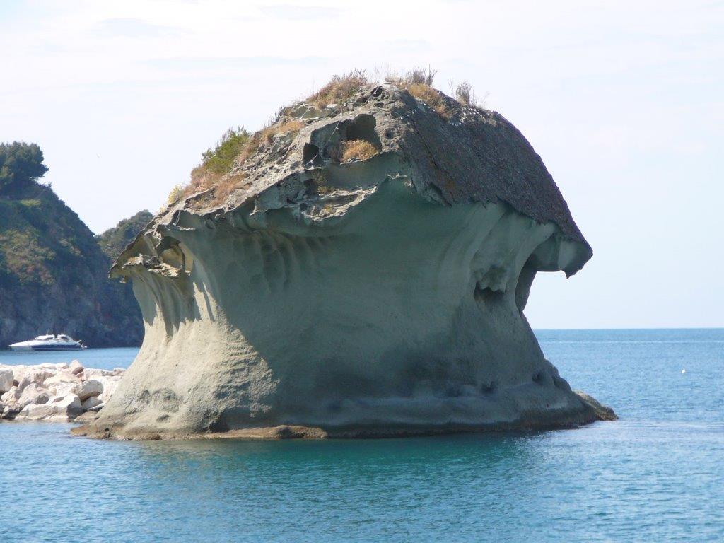 Minibustour ad Ischia. Tour in minibus lato ovest